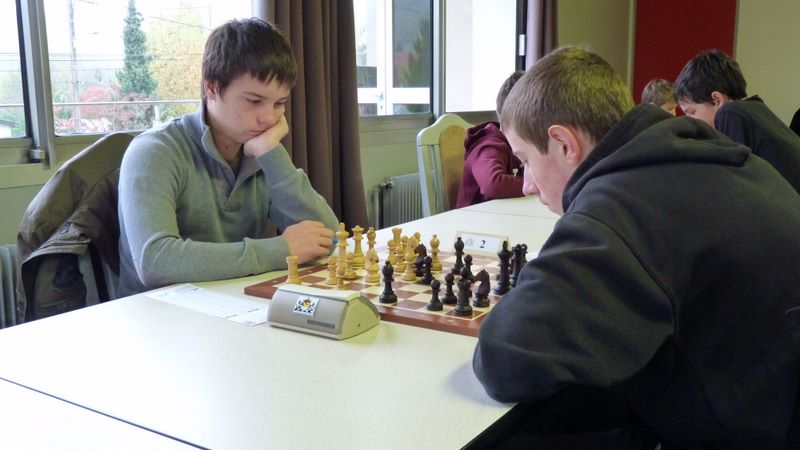 N3 Jeunes - Ronde 1 - Le 17 novembre 2013 - Echiquier ledonien p1080353.jpg (large)