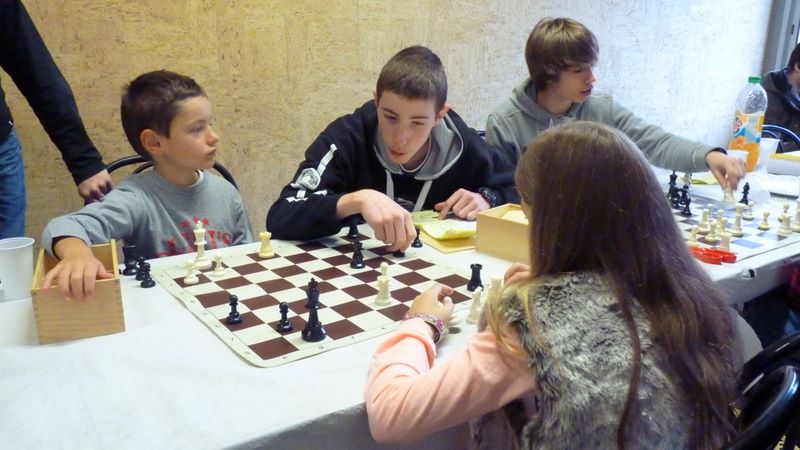 N3 Jeunes - Ronde 1 - Le 17 novembre 2013 - Echiquier ledonien p1080395.jpg (large)