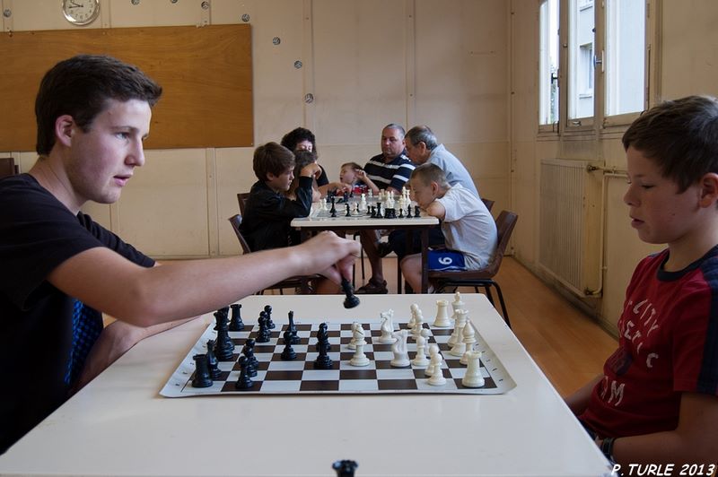 Journée porte ouverte pour l'école d'échecs à la salle du Couchant le samedi 7 septembre 2013 - Echiquier ledonien pascal_turle_portes_ouvertes_2013__3_.jpg (large)