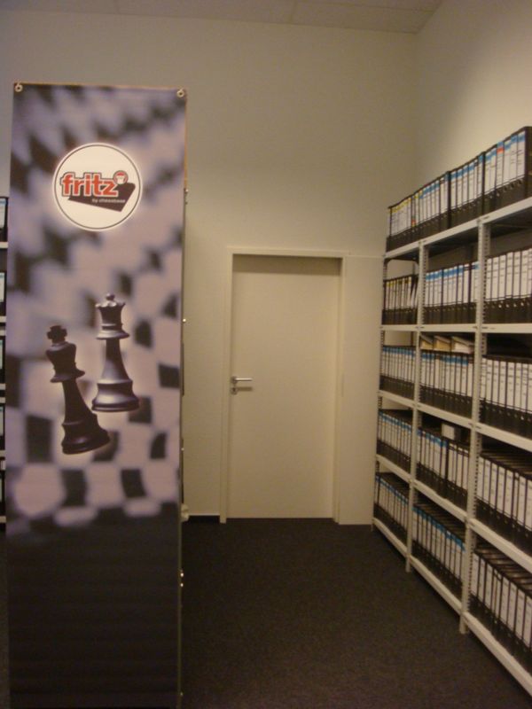Rencontre franco-allemande à Hambourg  2014- dans les locaux de ChessBase - Echiquier ledonien dsc08670.jpg (large)