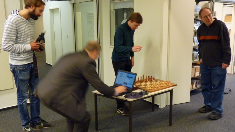 Rencontre franco-allemande à Hambourg  2014- dans les locaux de ChessBase - Echiquier ledonien p1100950.jpg (large)