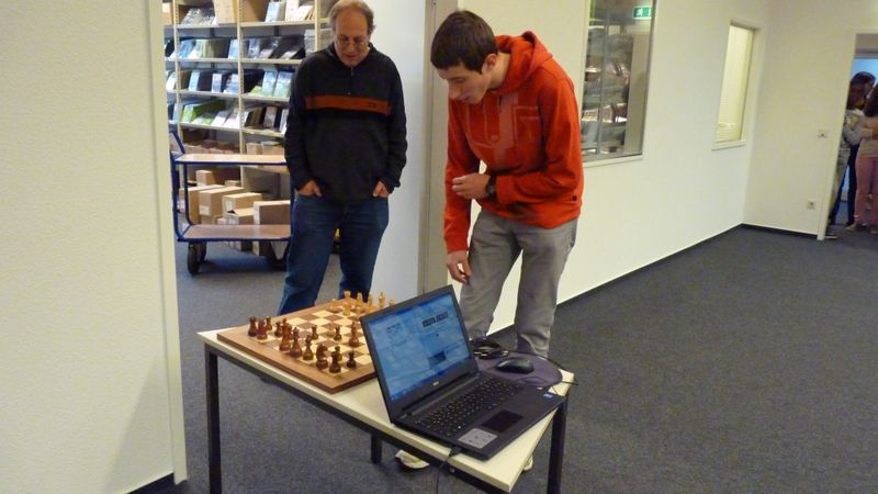 Rencontre franco-allemande à Hambourg  2014- dans les locaux de ChessBase - Echiquier ledonien p1100963.jpg (large)