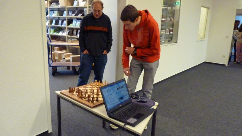 Rencontre franco-allemande à Hambourg  2014- dans les locaux de ChessBase - Echiquier ledonien p1100964.jpg (large)