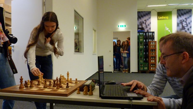 Rencontre franco-allemande à Hambourg  2014- dans les locaux de ChessBase - Echiquier ledonien p1110009.jpg (large)