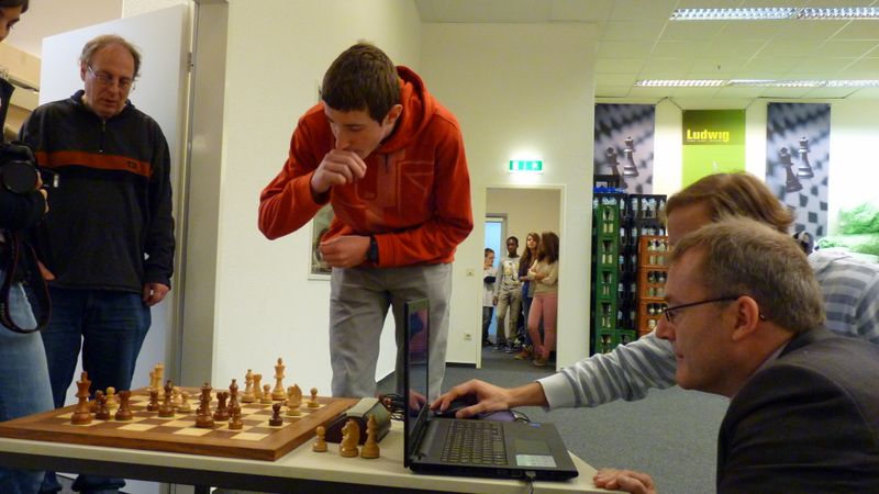 Rencontre franco-allemande à Hambourg  2014- dans les locaux de ChessBase - Echiquier ledonien p1110016.jpg (large)