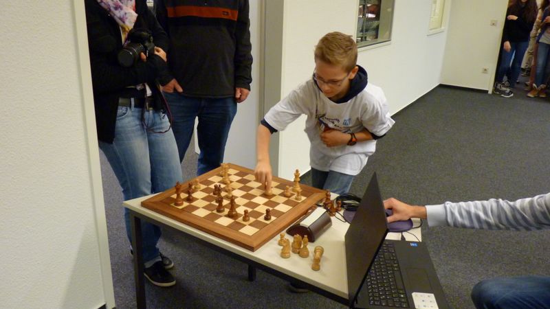 Rencontre franco-allemande à Hambourg  2014- dans les locaux de ChessBase - Echiquier ledonien p1110026.jpg (large)