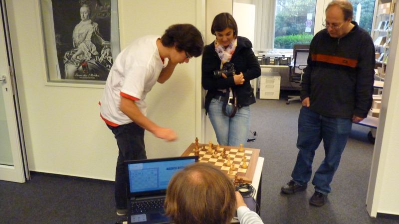 Rencontre franco-allemande à Hambourg  2014- dans les locaux de ChessBase - Echiquier ledonien p1110028.jpg (large)