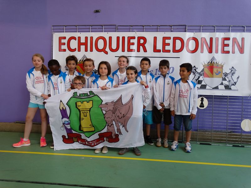  Finale nationale des Ecoles 2015 .Lons le Saunier les 5,6 & 7 juin 2015 - Echiquier ledonien dsc00172.jpg (large)