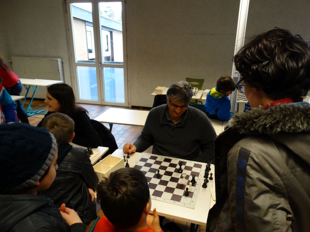 Championnats d’échecs des jeunes du Jura.Lons le Saunier le 16 & 17  janvier 2016 - Echiquier ledonien dsc01454.jpg (large)