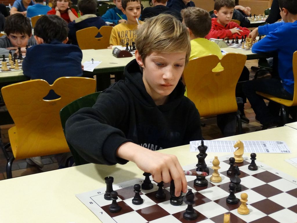 Championnats d’échecs des jeunes du Jura.Lons le Saunier le 16 & 17  janvier 2016 - Echiquier ledonien dsc01547.jpg (large)