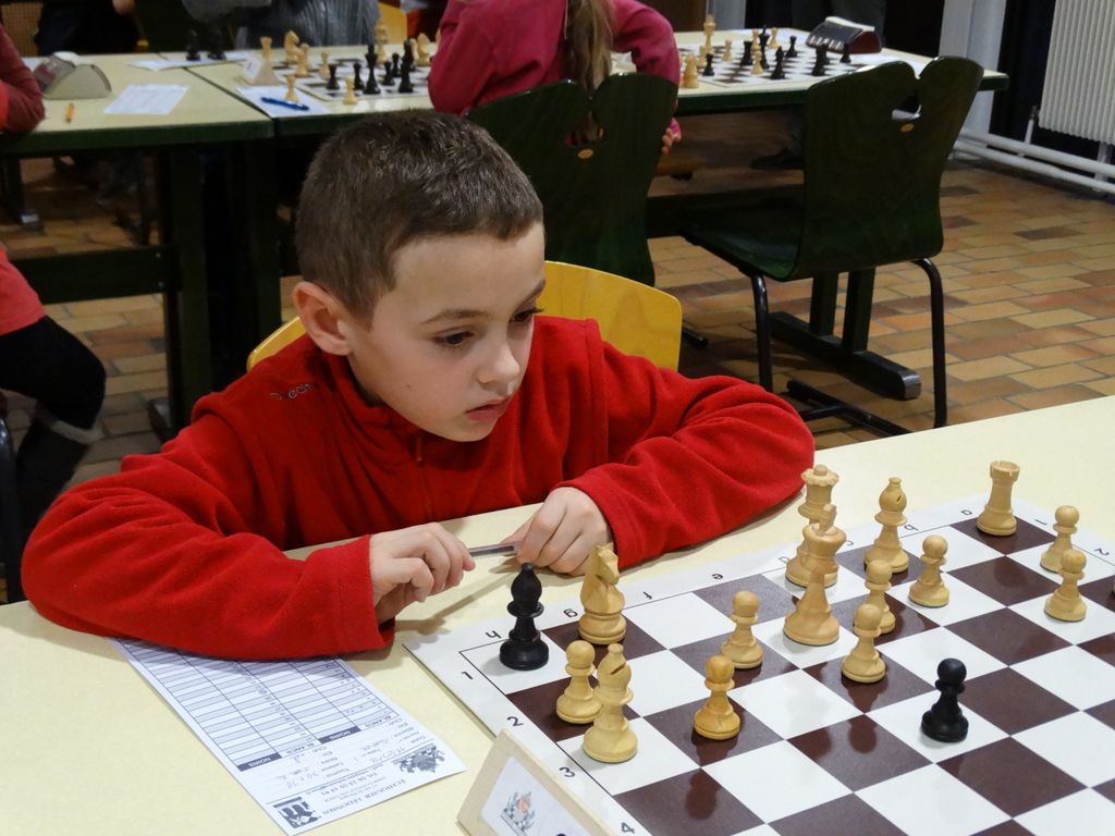Championnats d’échecs des jeunes du Jura.Lons le Saunier le 16 & 17  janvier 2016 - Echiquier ledonien dsc01557.jpg (large)