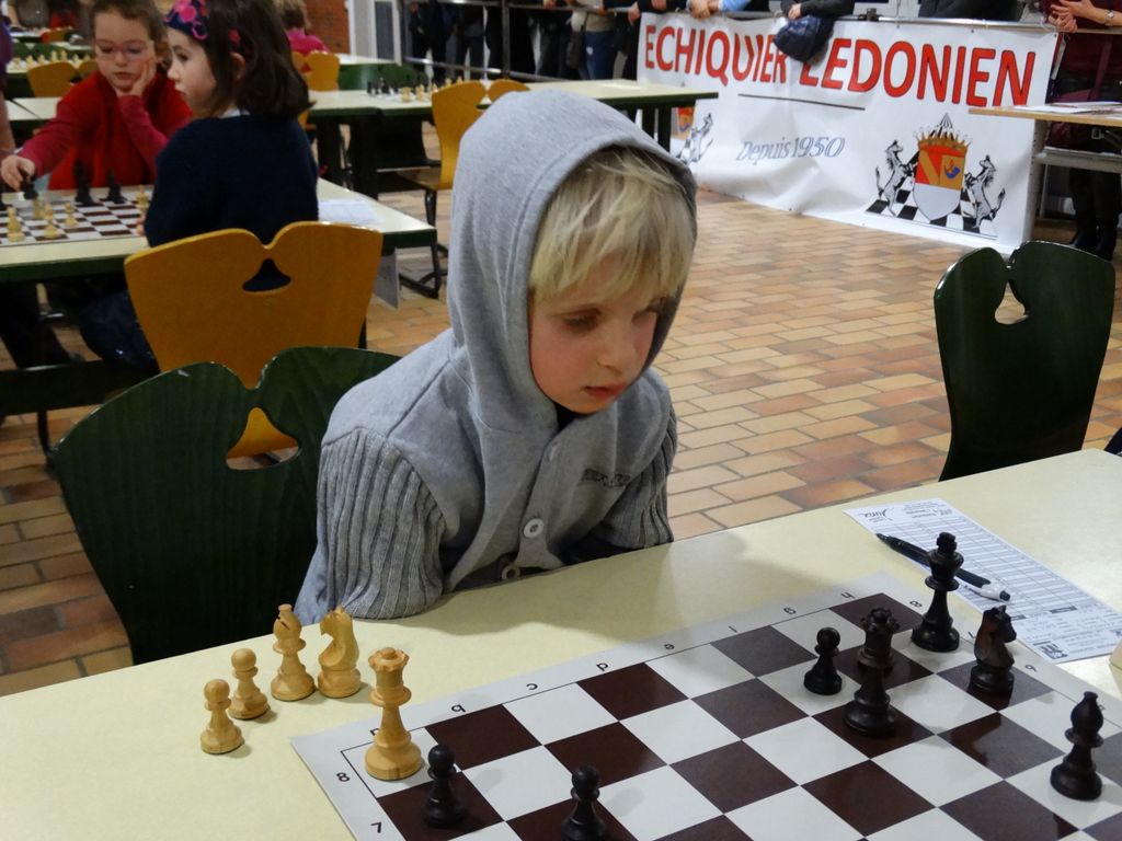 Championnats d’échecs des jeunes du Jura.Lons le Saunier le 16 & 17  janvier 2016 - Echiquier ledonien dsc01576.jpg (large)