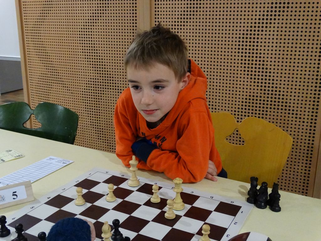 Championnats d’échecs des jeunes du Jura.Lons le Saunier le 16 & 17  janvier 2016 - Echiquier ledonien dsc01579.jpg (large)