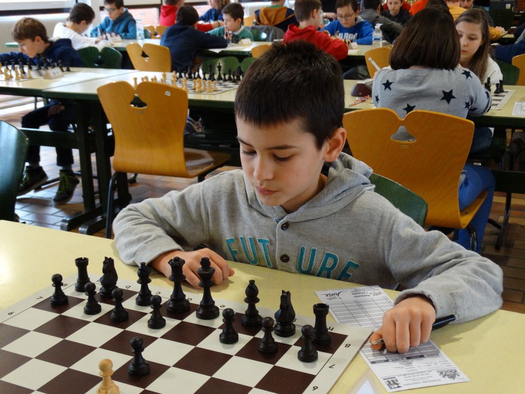 Championnats d’échecs des jeunes du Jura.Lons le Saunier le 16 & 17  janvier 2016 - Echiquier ledonien dsc01607.jpg (large)