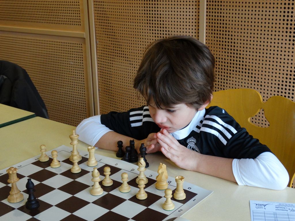 Championnats d’échecs des jeunes du Jura.Lons le Saunier le 16 & 17  janvier 2016 - Echiquier ledonien dsc01622.jpg (large)