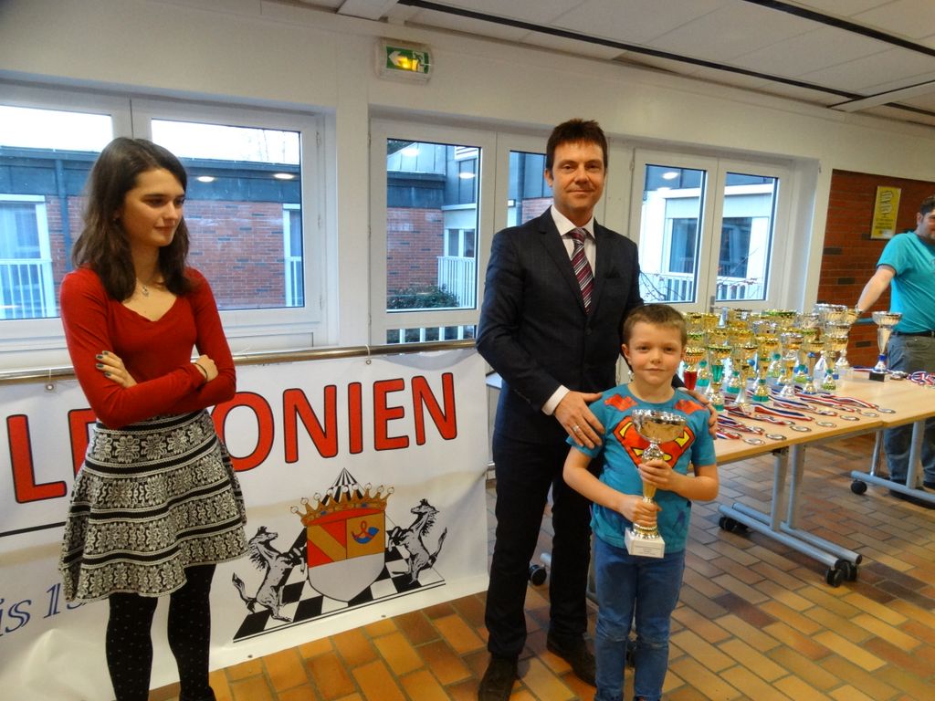 Championnats d’échecs des jeunes du Jura.Lons le Saunier le 16 & 17  janvier 2016 - Echiquier ledonien dsc01666.jpg (large)