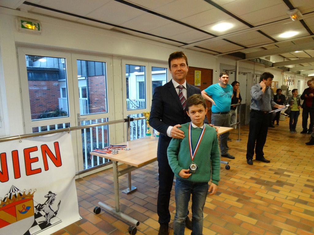 Championnats d’échecs des jeunes du Jura.Lons le Saunier le 16 & 17  janvier 2016 - Echiquier ledonien dsc01682.jpg (large)
