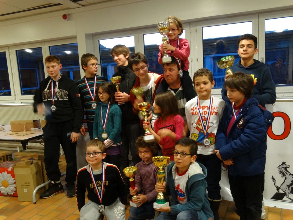 Championnats d’échecs des jeunes du Jura.Lons le Saunier le 16 & 17  janvier 2016 - Echiquier ledonien dsc01714.jpg (large)