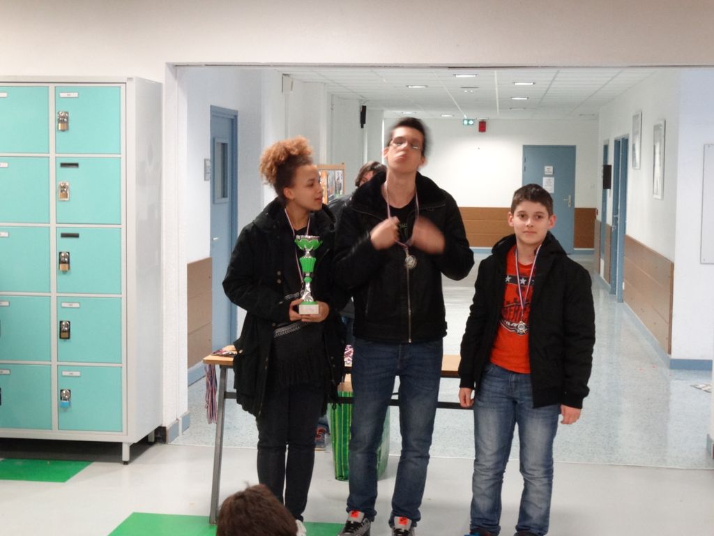 Les championnats de France d’Echecs scolaire, phase départementale se déroulait à Saint Exupéry à Lons le saunier le 20 janvier  2016 - Echiquier ledonien dsc01736.jpg (large)
