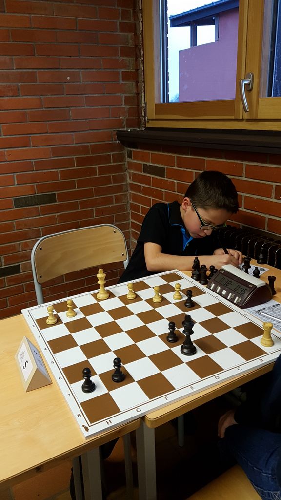 Championnat individuel des jeunes du Jura.Lons le Saunier  le 28 & 29 janvier 2017 - Echiquier ledonien 20170128_172457.jpg (large)