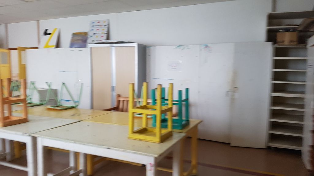 Rénovation de la nouvelle salle d'echecs Espace des Mouillères le 2 septembre 2017 - Echiquier ledonien 20170902_074242.jpg (large)