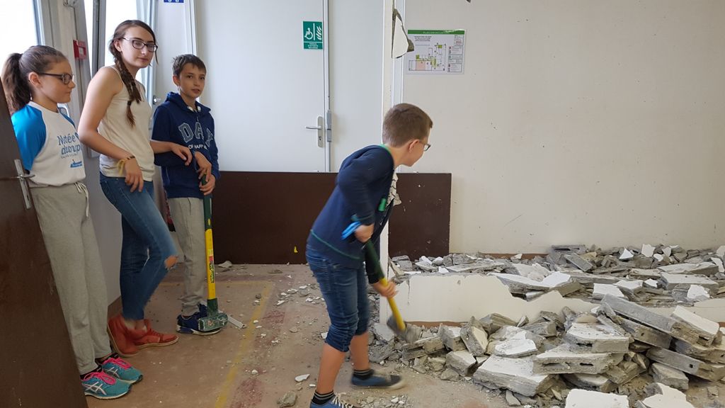 Rénovation de la nouvelle salle d'echecs Espace des Mouillères le 2 septembre 2017 - Echiquier ledonien 20170902_090105.jpg (large)