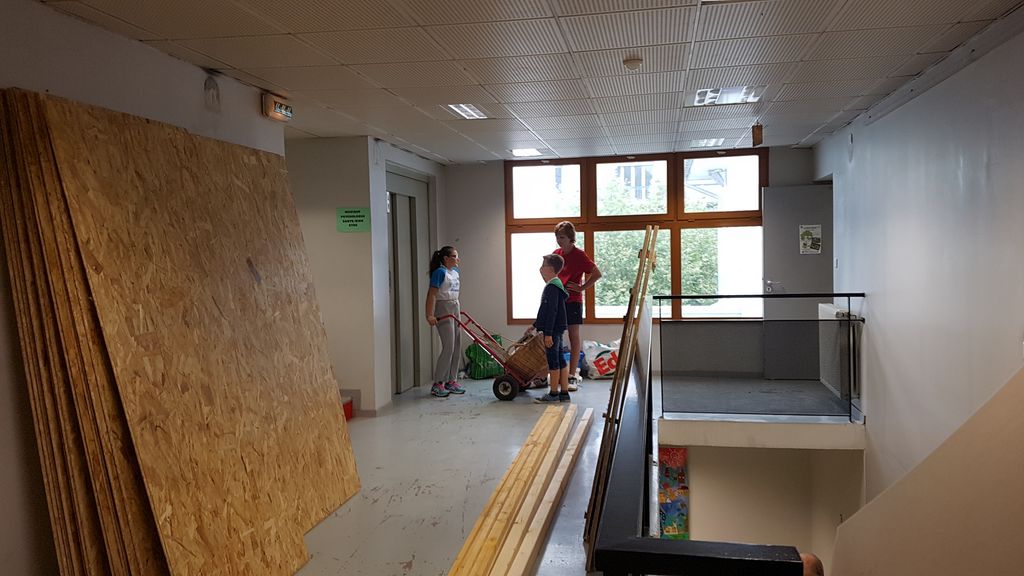 Rénovation de la nouvelle salle d'echecs Espace des Mouillères le 2 septembre 2017 - Echiquier ledonien 20170902_090933.jpg (large)