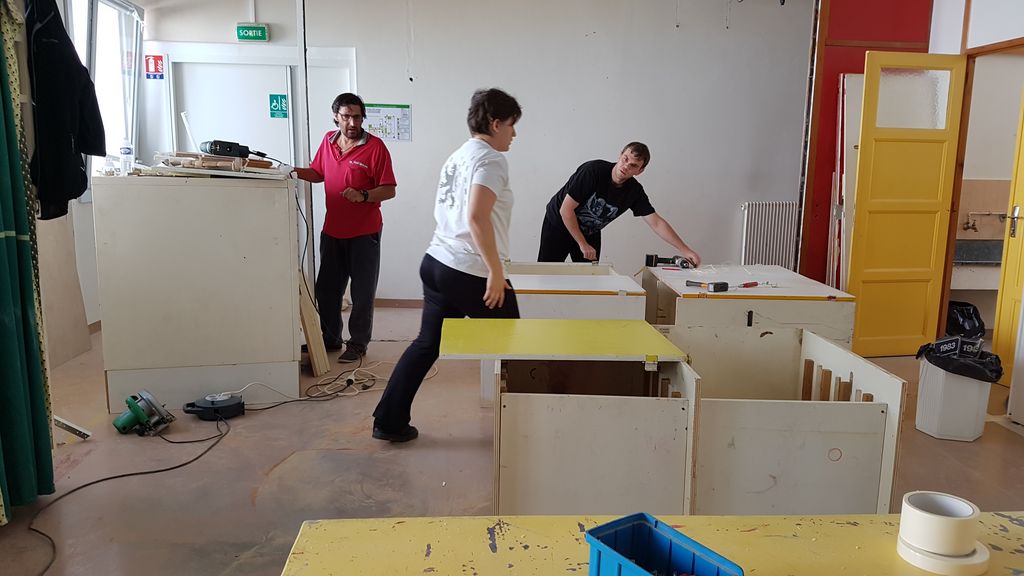 Rénovation de la nouvelle salle d'echecs Espace des Mouillères le 2 septembre 2017 - Echiquier ledonien 20170903_105152.jpg (large)