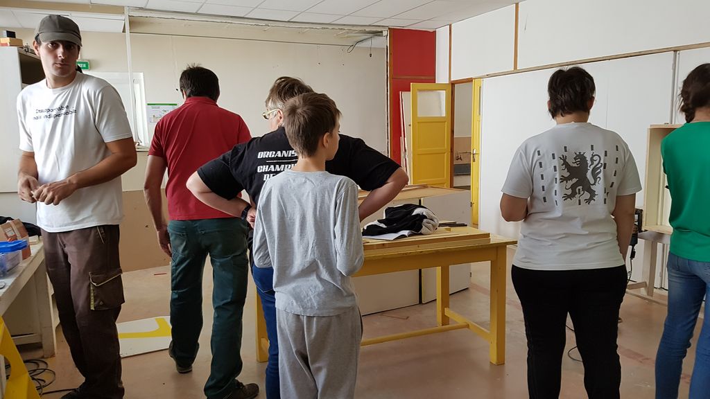 Rénovation de la nouvelle salle d'echecs Espace des Mouillères le 2 septembre 2017 - Echiquier ledonien 20170903_114006.jpg (large)