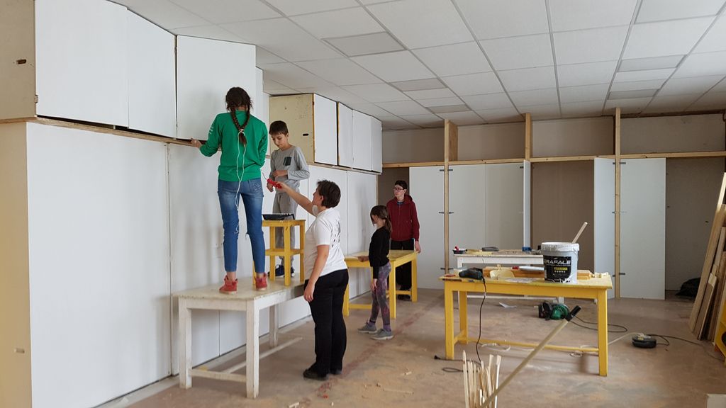 Rénovation de la nouvelle salle d'echecs Espace des Mouillères le 2 septembre 2017 - Echiquier ledonien 20170903_142021.jpg (large)